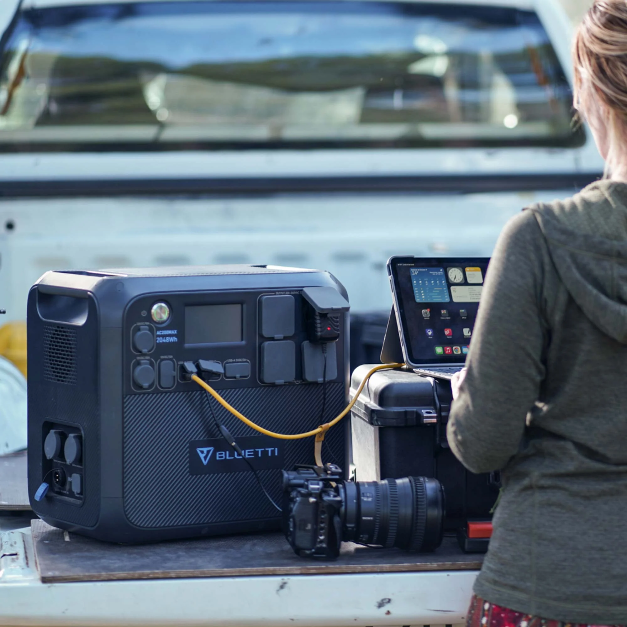 BLUETTI AC200MAX Expandable Power Station | 2200W 2048Wh - Image 3